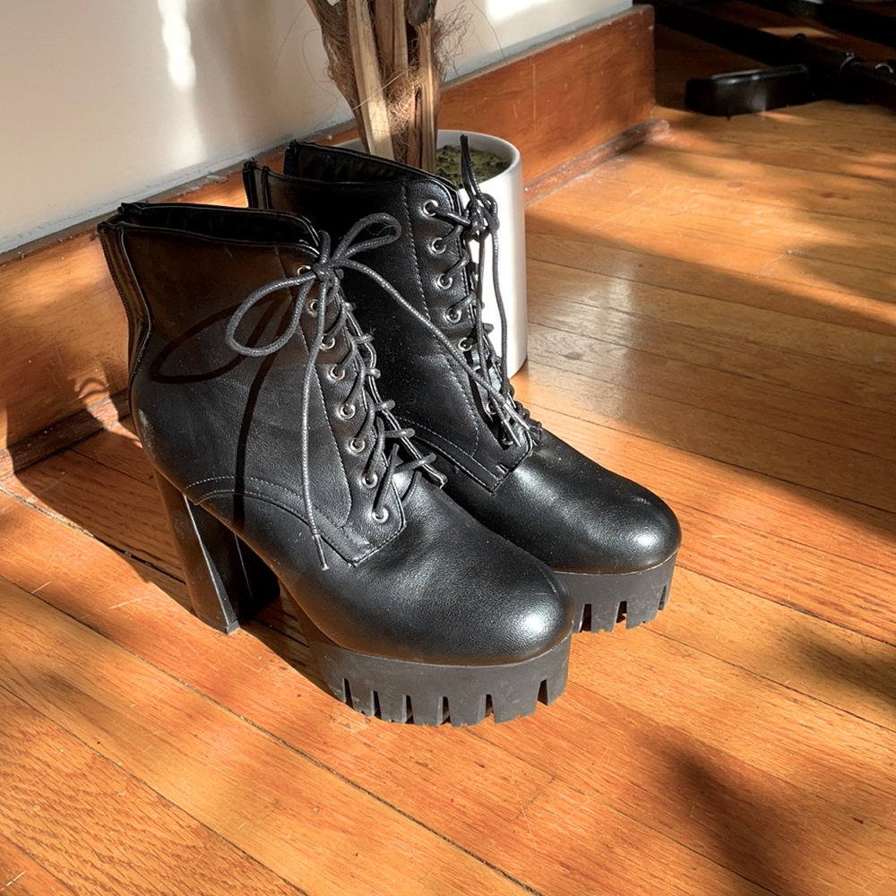 Platform boots